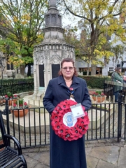 13-11-2022 Robyn with Maldon poppy wreath