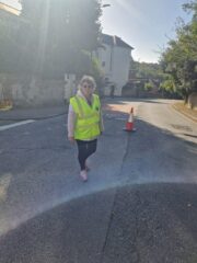 Robyn in position and waiting for the runners Robyn in position and waiting for the runners