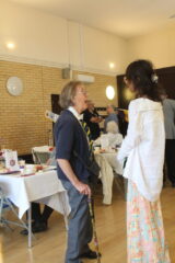 Jeannie Stanbridge talking to Yagmur from Turkey Jeannie Stanbridge talking to Yagmur from Turkey