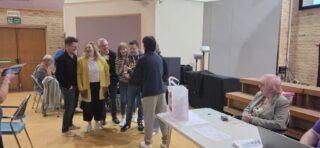 President Louisa with the winning team and their prizes